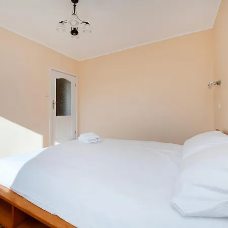 Gdanska Homely By Bookinghost *