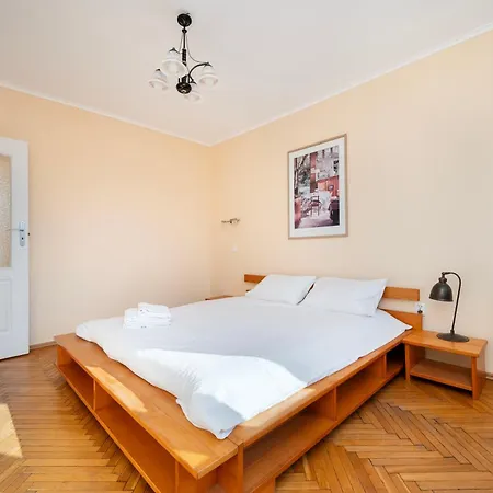 Gdanska Homely By Bookinghost *