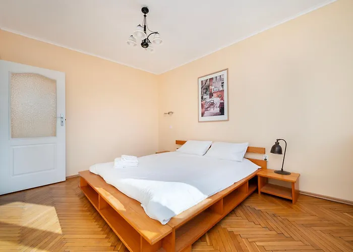 Gdanska Homely By Bookinghost *