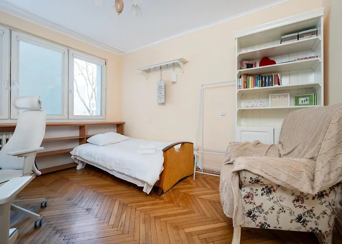 Gdanska Homely By Bookinghost *